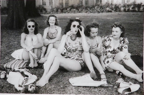 Before Computer: Vintage Photos of People From the Past With Their Typewriters_Ha