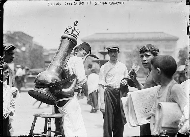 Amazing Vintage Photographs Capture Scenes of Little Syria in New York City From the 1910s_Ha